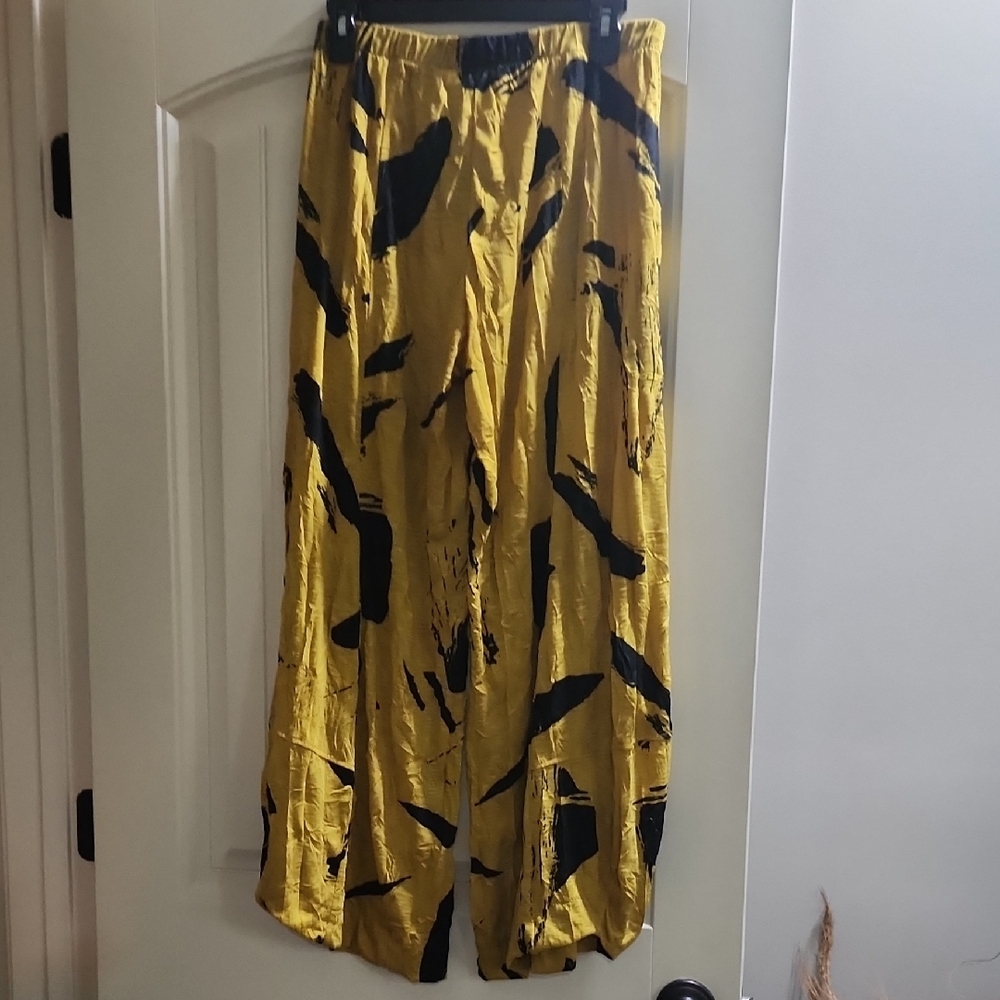 Yellow and Black Wide Leg Pants - Picture 5 of 6